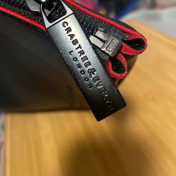 Crabtree & Evelyn Set of 🖤Black🖤”CHEERS” 👜Tote & “BRILLIANT” Wristlet/NWT - Picture 8 of 16